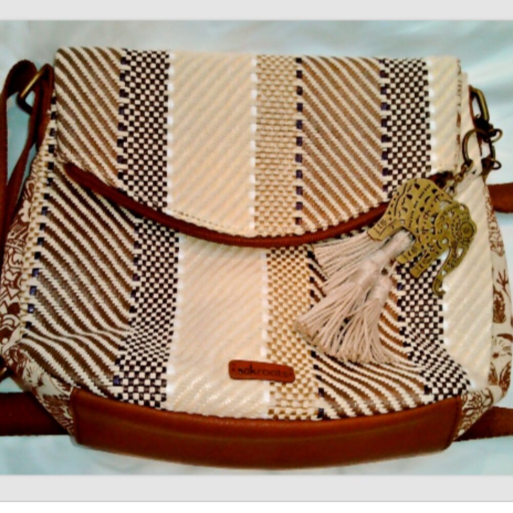 Beautiful New (without tags) Sakroots Foldover Crossbody Bag